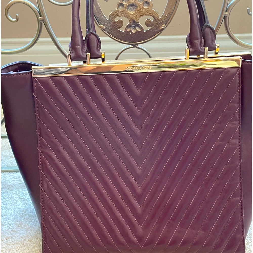 MICHAEL Kors Handbag Burgandy - Picture 2 of 4
